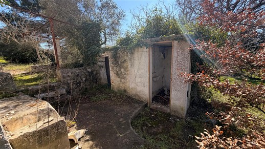 Corpo Di Trulli Con Fabbricati